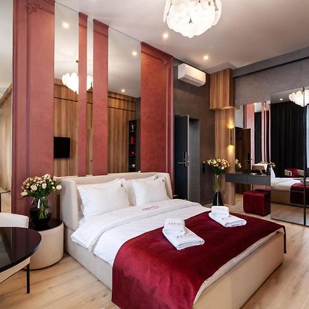 Aristo Jacuzzi Hotel Lviv Kültér fotó
