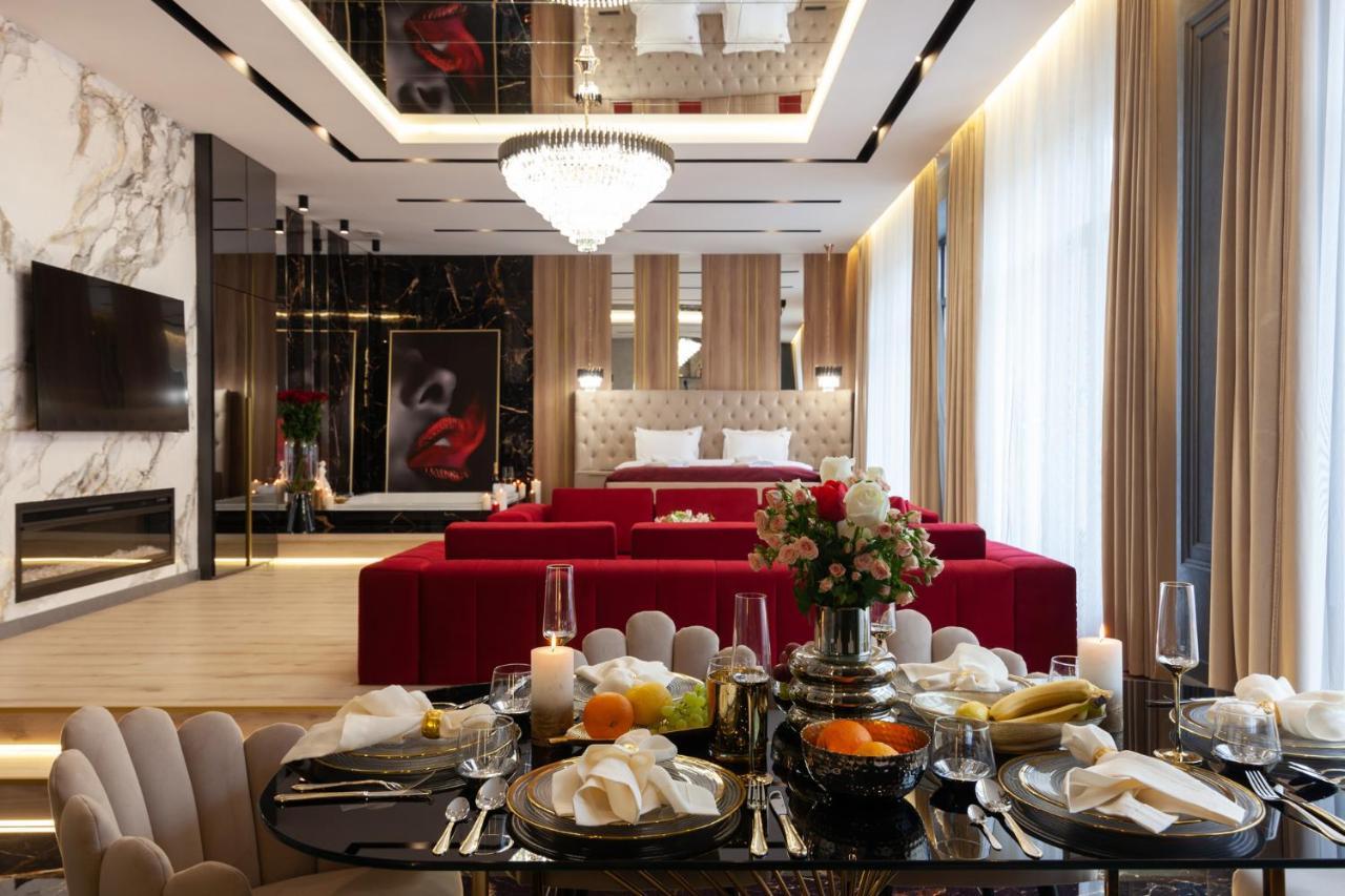 Aristo Jacuzzi Hotel Lviv Kültér fotó
