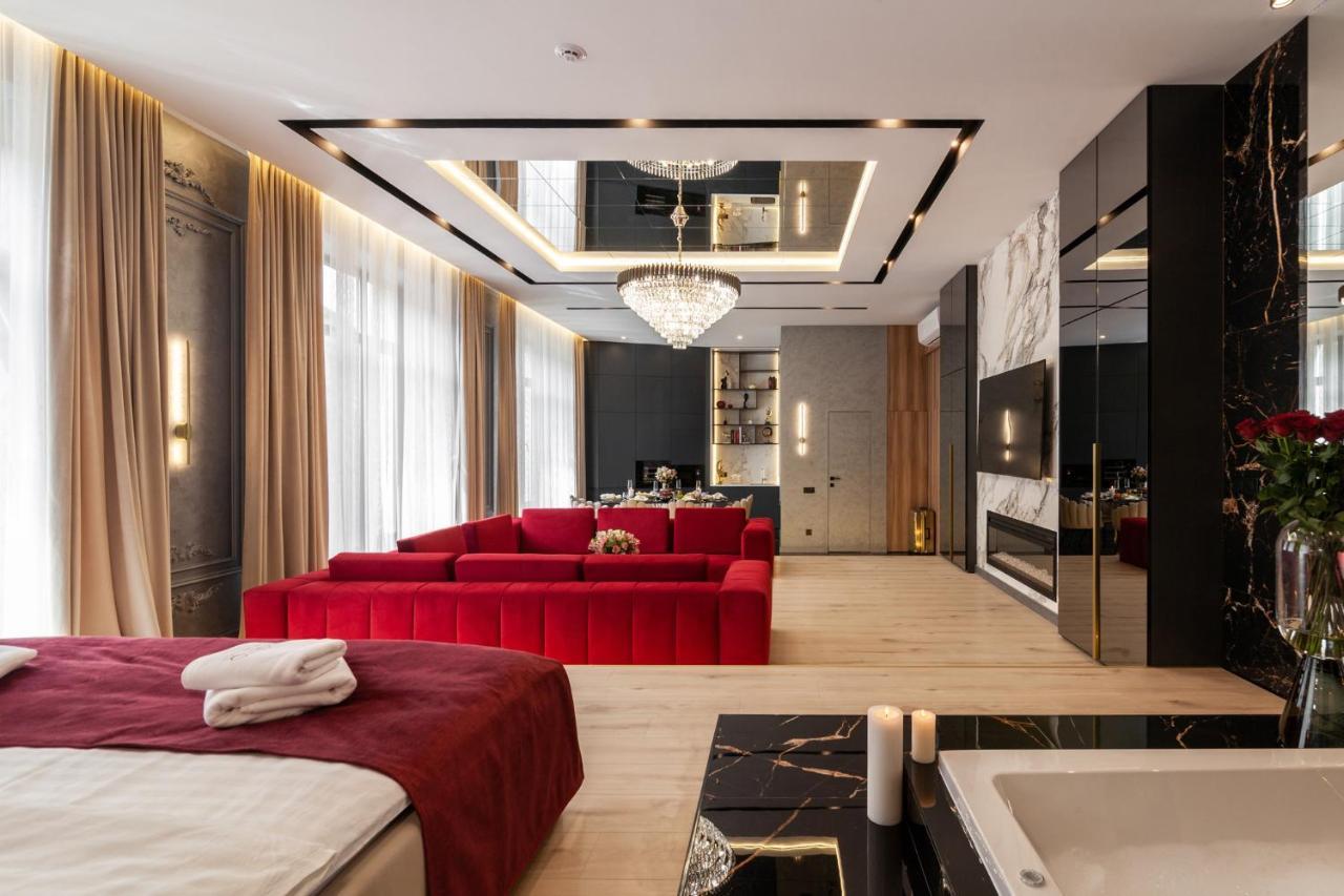Aristo Jacuzzi Hotel Lviv Kültér fotó