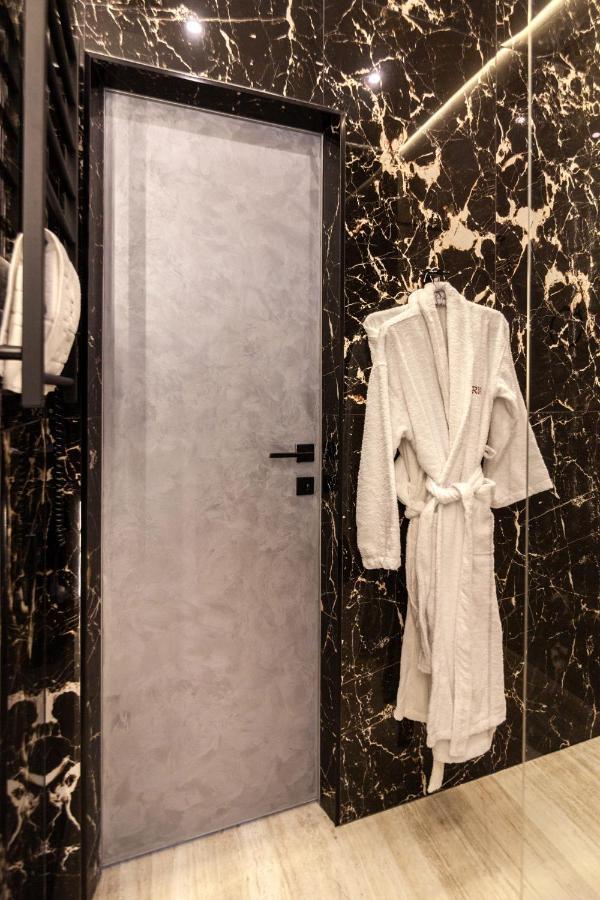 Aristo Jacuzzi Hotel Lviv Kültér fotó