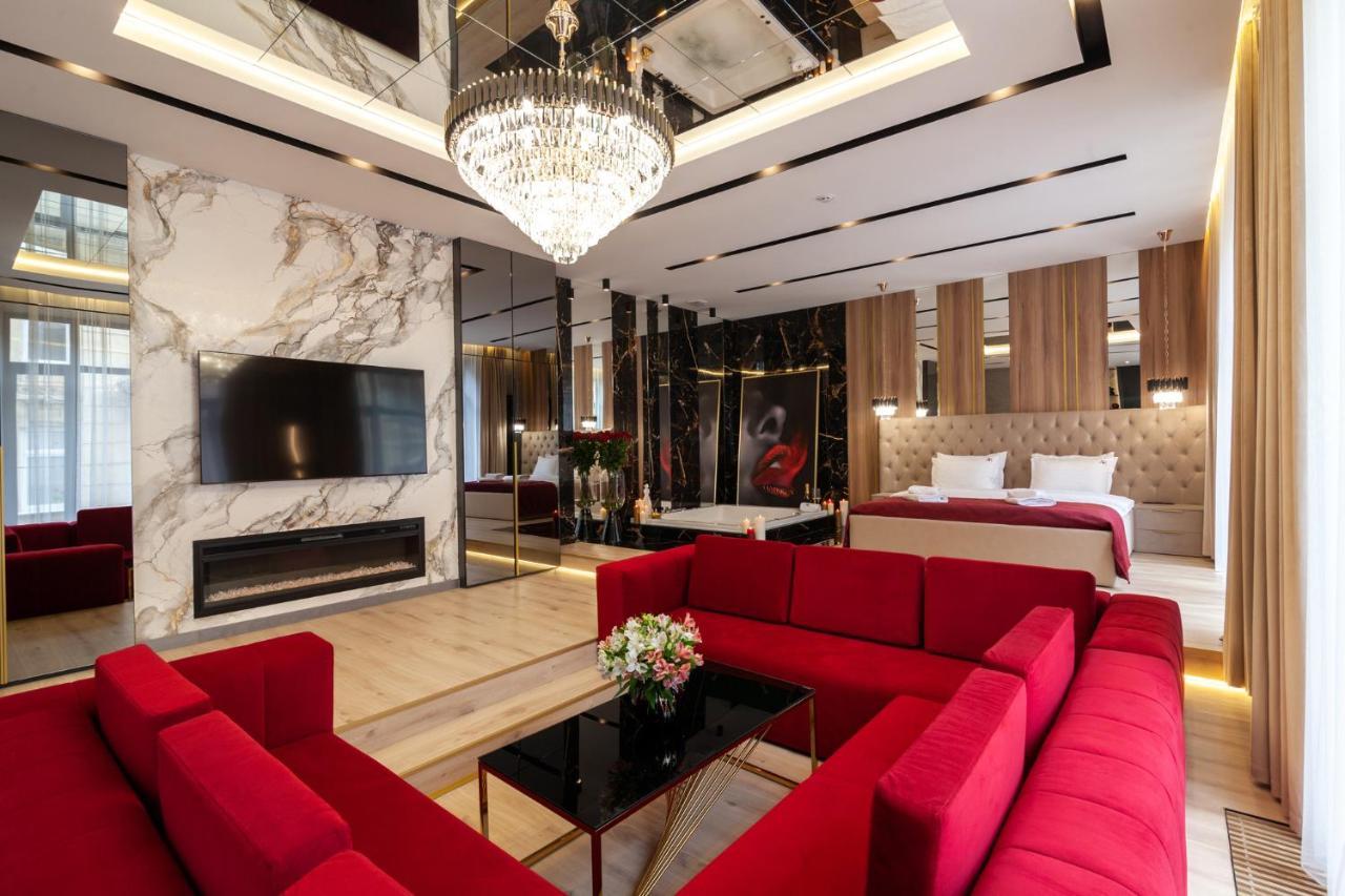 Aristo Jacuzzi Hotel Lviv Kültér fotó