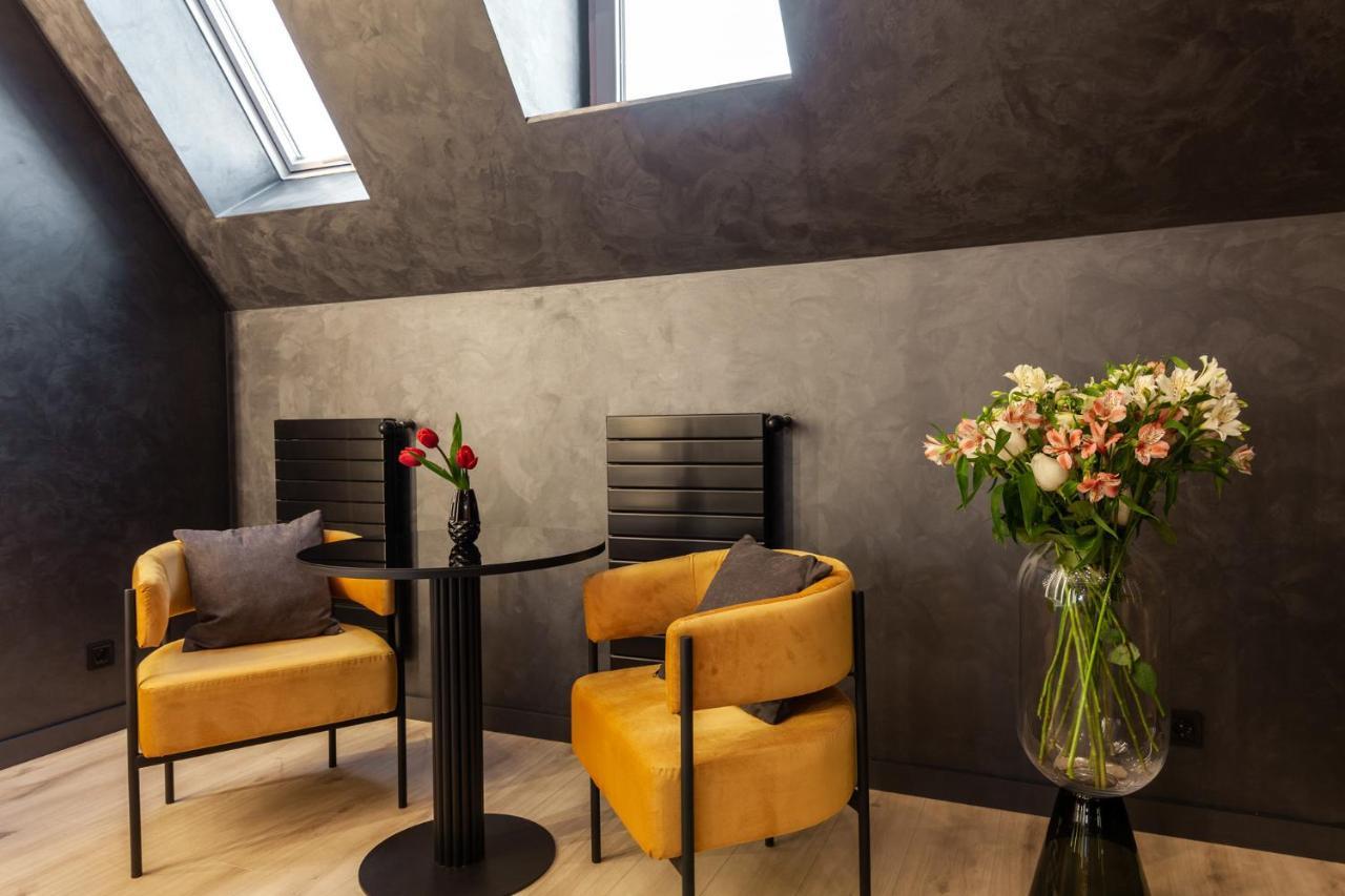 Aristo Jacuzzi Hotel Lviv Kültér fotó