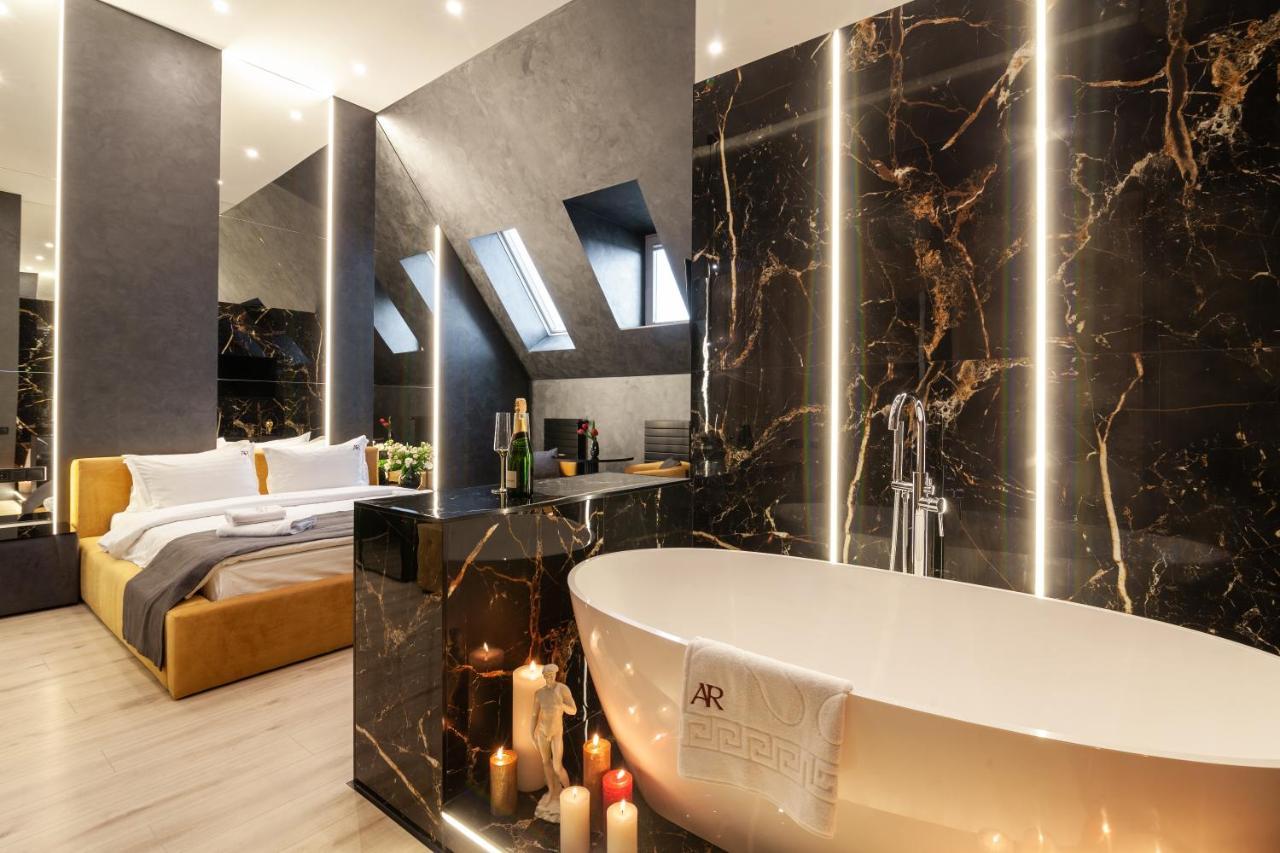 Aristo Jacuzzi Hotel Lviv Kültér fotó