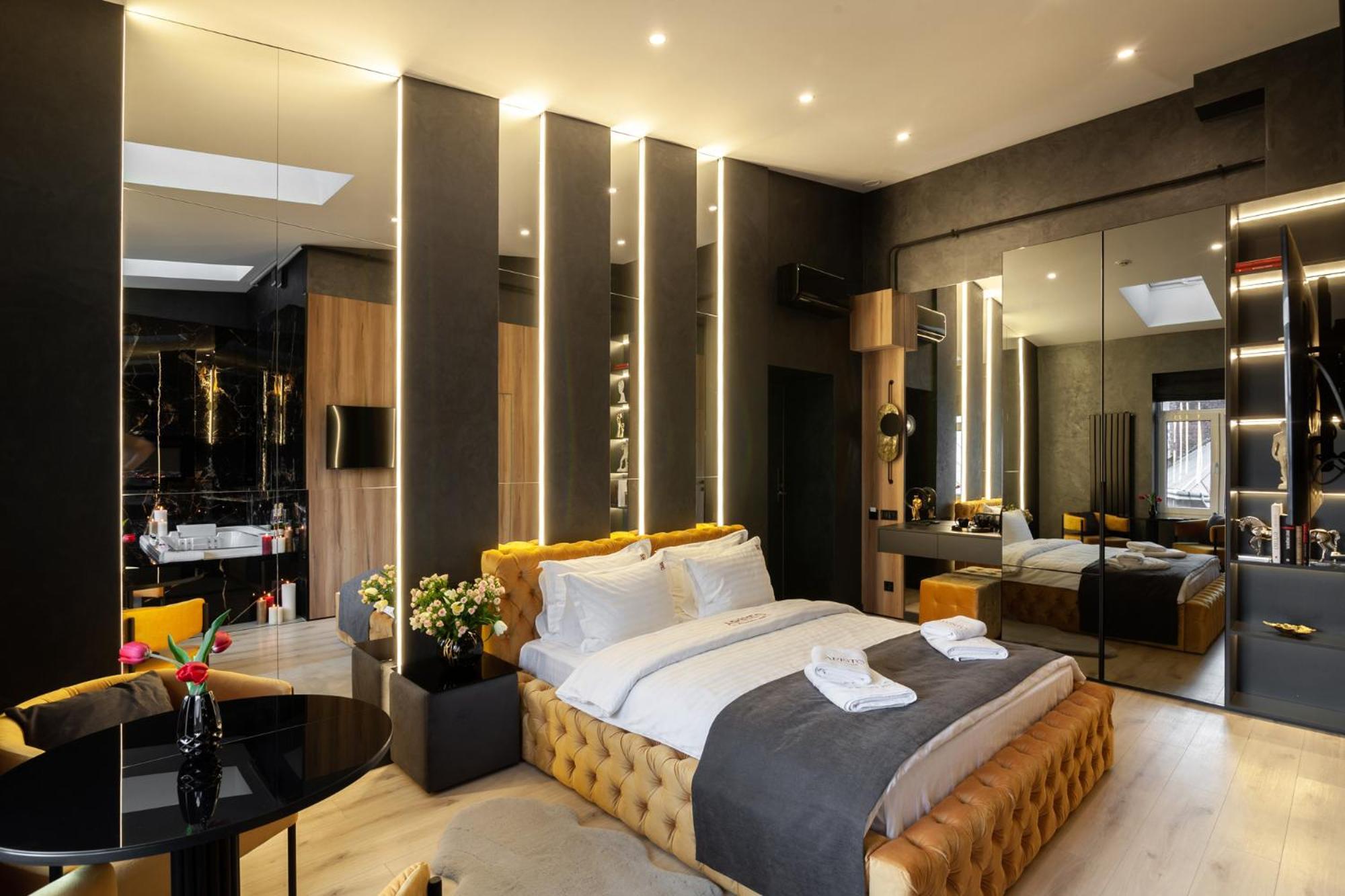 Aristo Jacuzzi Hotel Lviv Kültér fotó