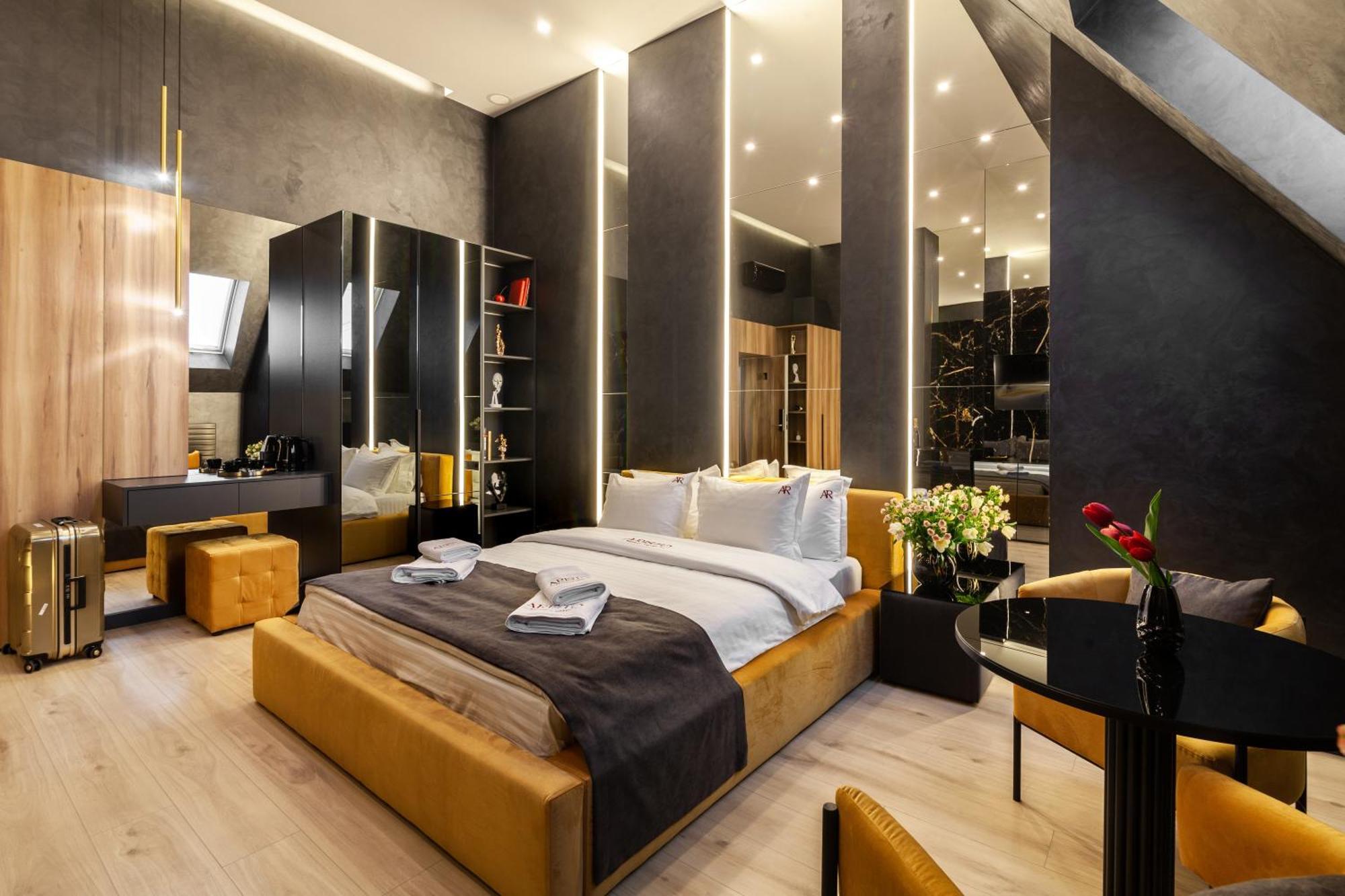 Aristo Jacuzzi Hotel Lviv Kültér fotó