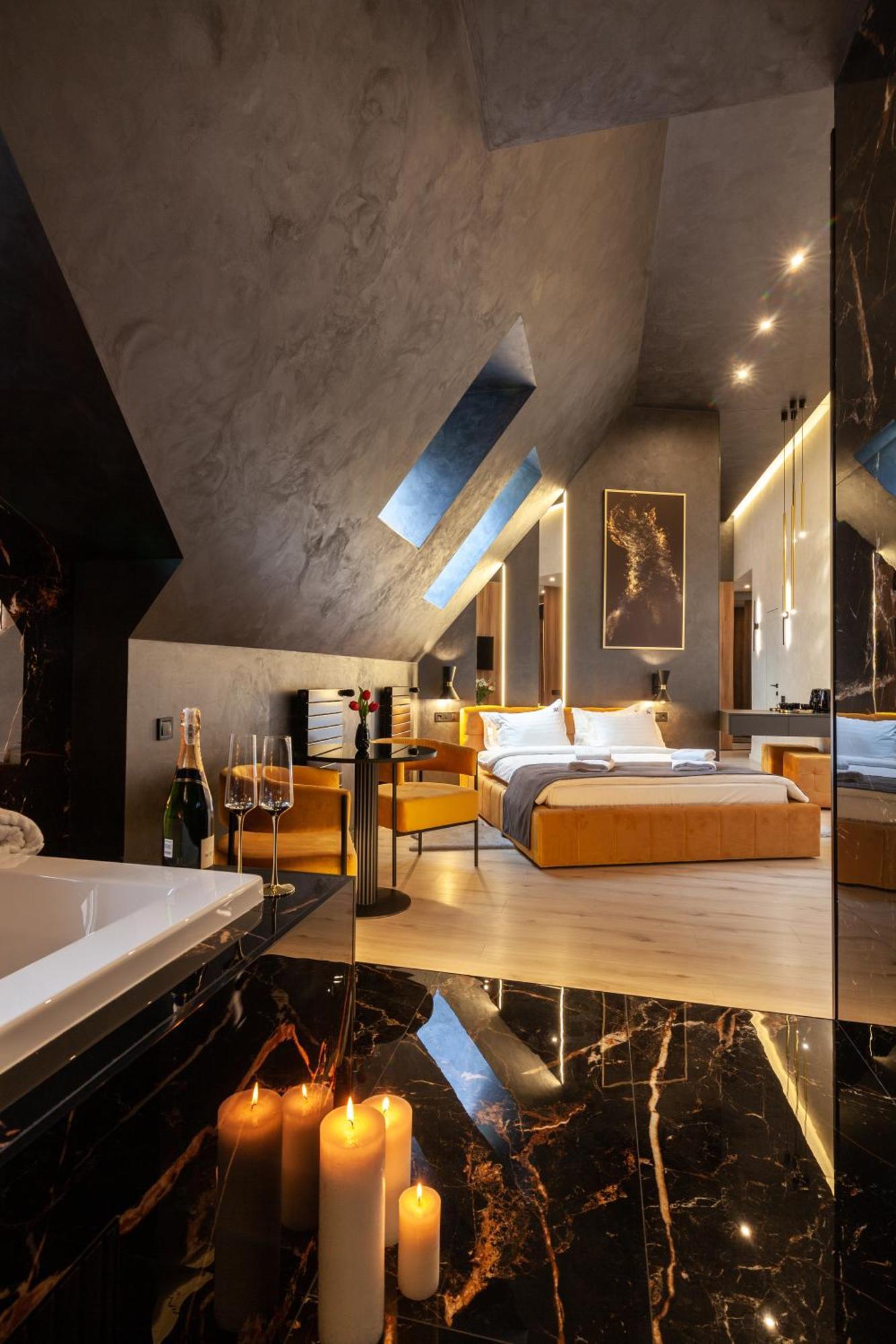 Aristo Jacuzzi Hotel Lviv Kültér fotó